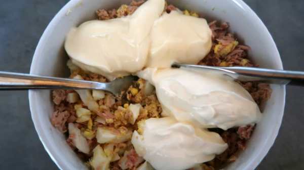 Кето-салат с тунцом и яйцом